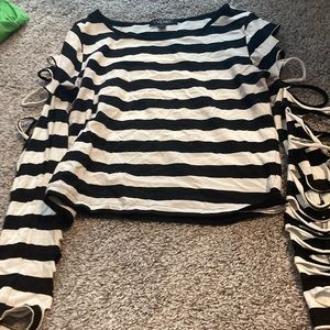 Widow dolls kill shredded top